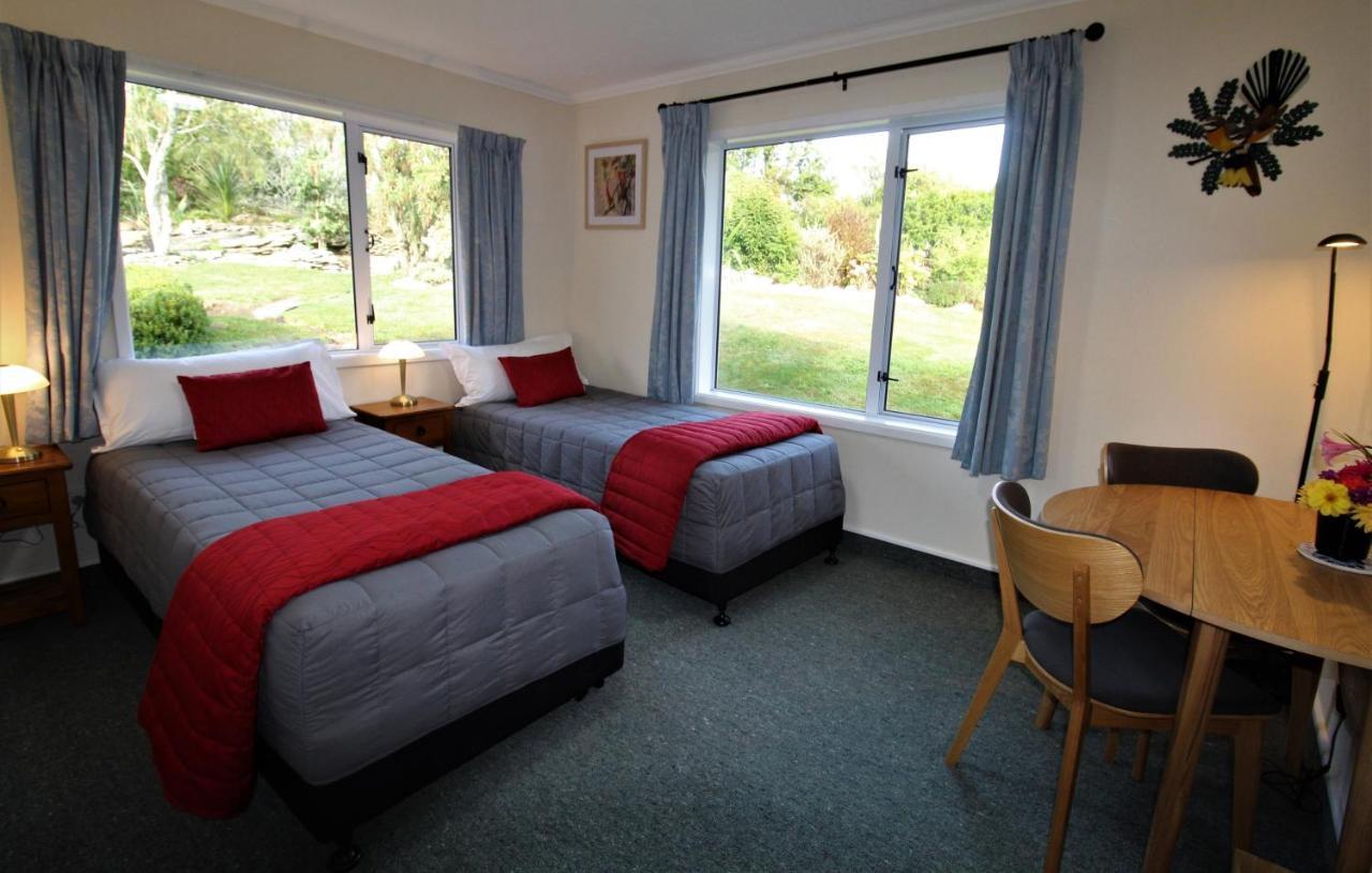 Labyrinth Gardens Guest House 타카카 외부 사진