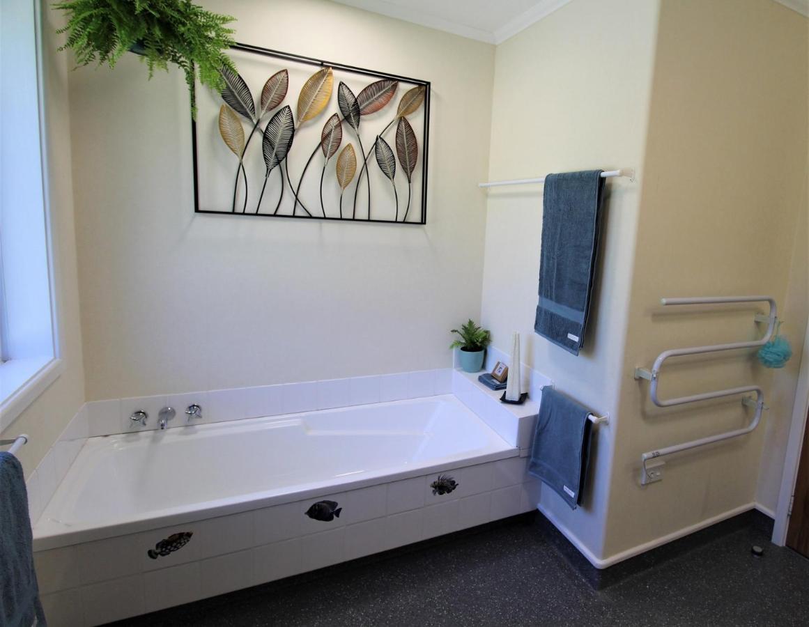 Labyrinth Gardens Guest House 타카카 외부 사진