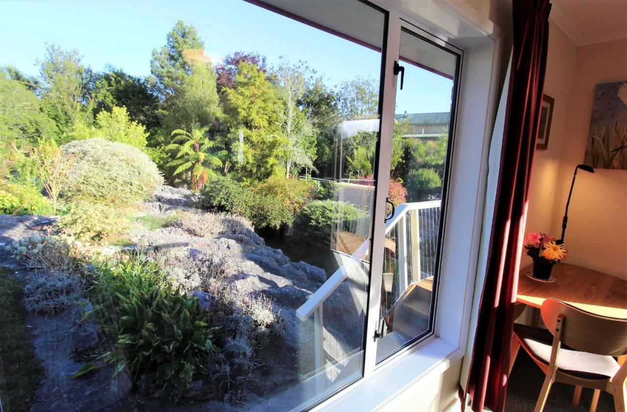 Labyrinth Gardens Guest House 타카카 외부 사진