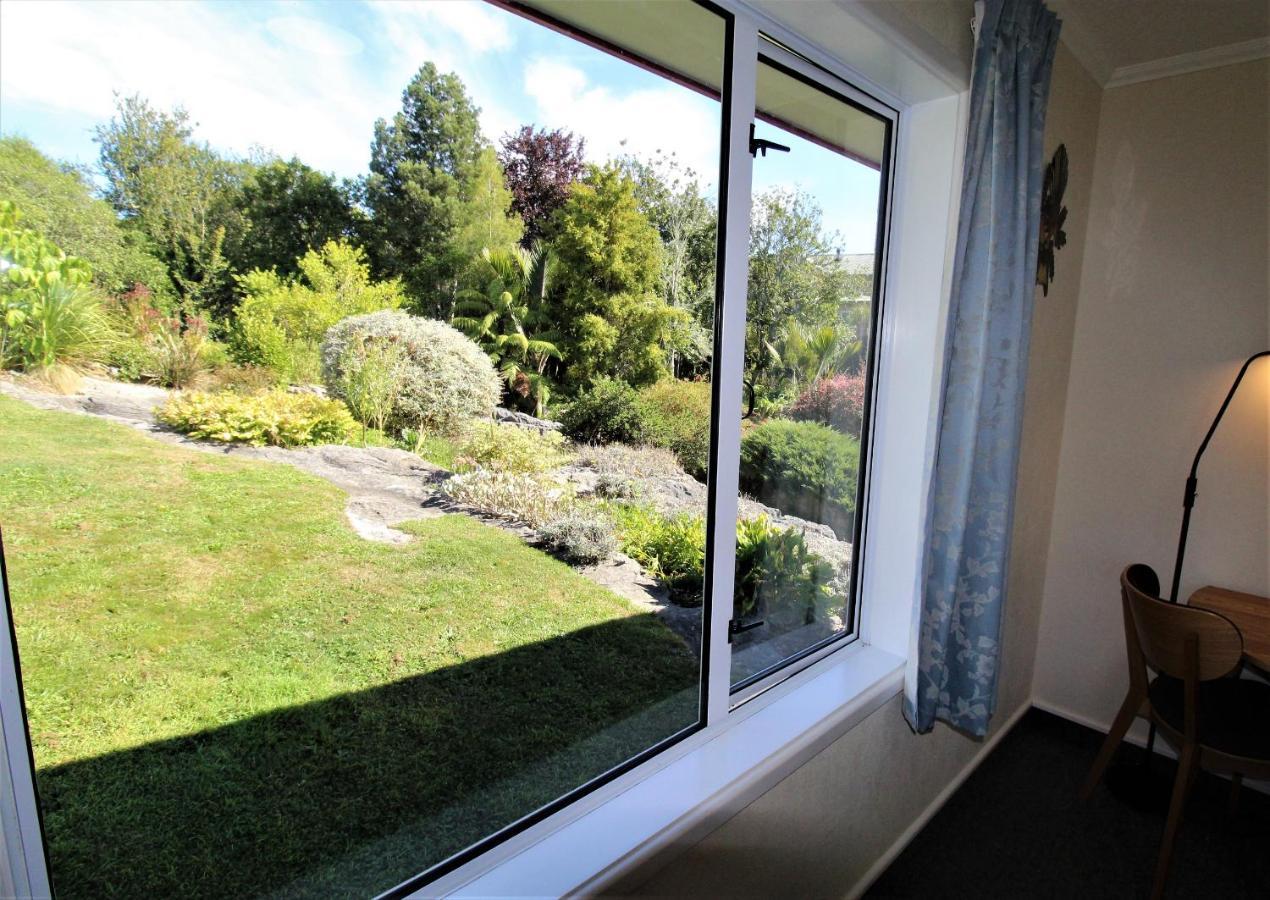 Labyrinth Gardens Guest House 타카카 외부 사진