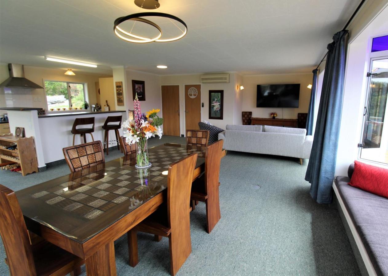 Labyrinth Gardens Guest House 타카카 외부 사진