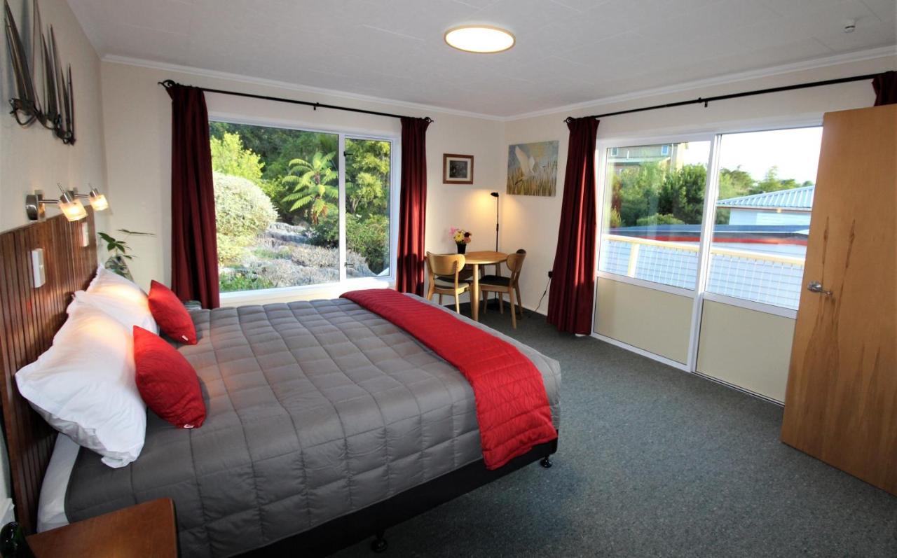 Labyrinth Gardens Guest House 타카카 외부 사진
